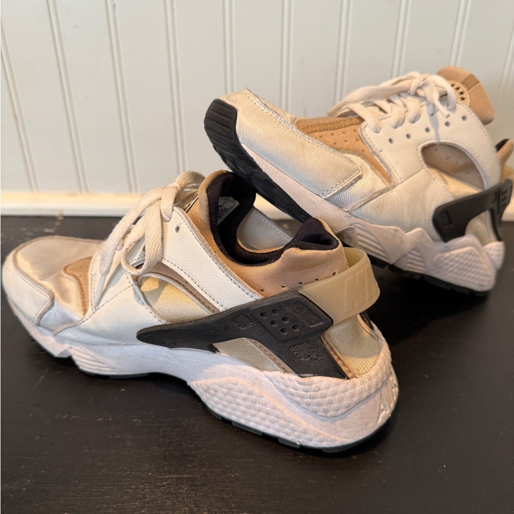Nike Air Huarache Sneakers White Sanddrift Black